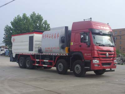 國五重汽豪沃前四后八同步碎石封層車