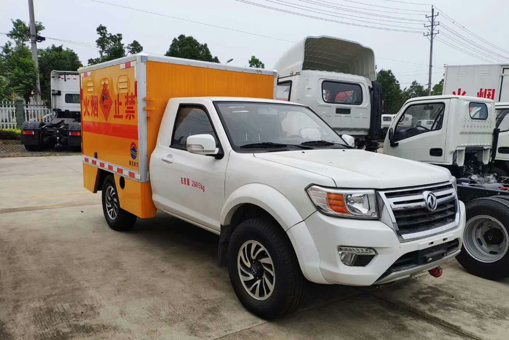 四驅(qū)皮卡民爆車