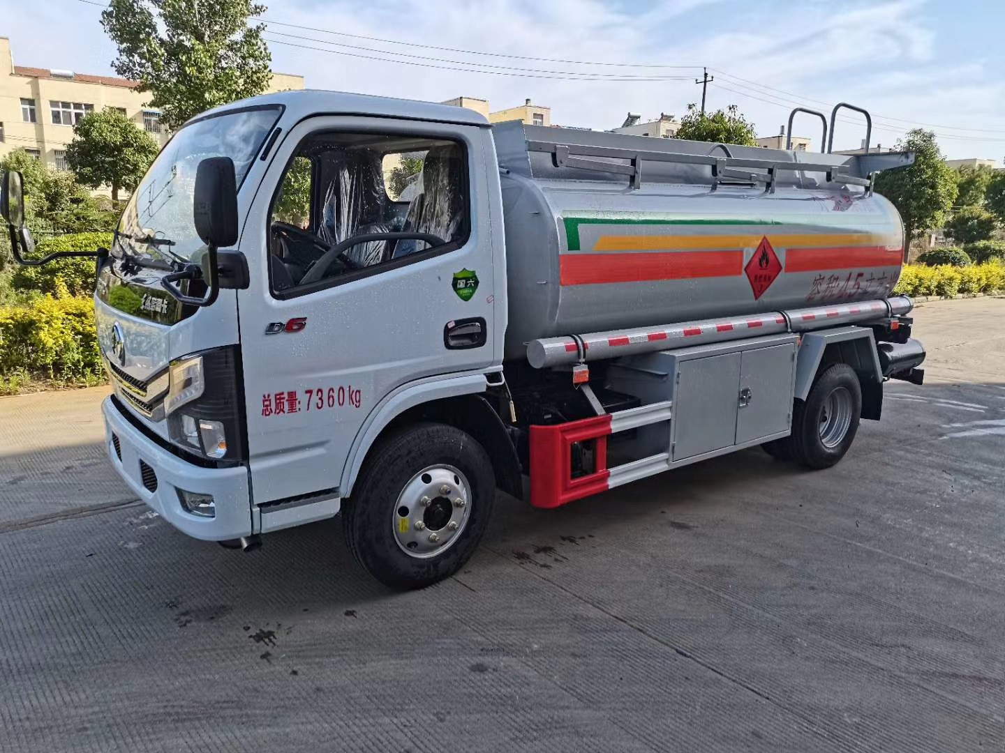 國六 東風(fēng)多利卡4.2噸油罐車