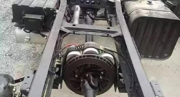 油罐車加裝電渦流緩速器圖片 油罐車加裝電渦流緩速器圖片