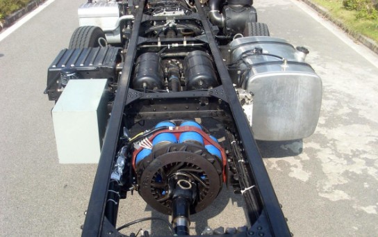 油罐車加裝電渦流緩速器圖片 油罐車加裝電渦流緩速器圖片