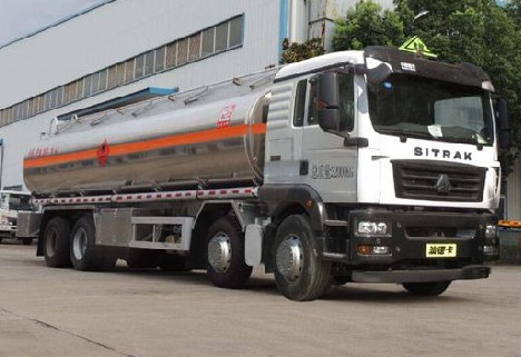 重汽汕德卡前四后八鋁合金油罐車圖片 重汽汕德卡前四后八鋁合金油罐車圖片