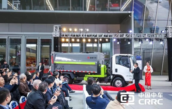 （智能化自裝卸式垃圾車揭幕）