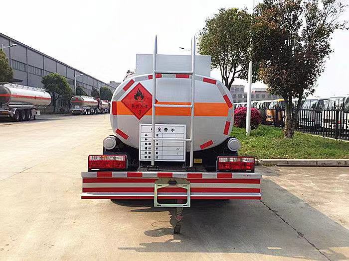 東風小多利卡2.15方藍牌加油車(2噸油罐車)15897613868 東風小多利卡2.15方藍牌加油車(2噸油罐車)15897613868