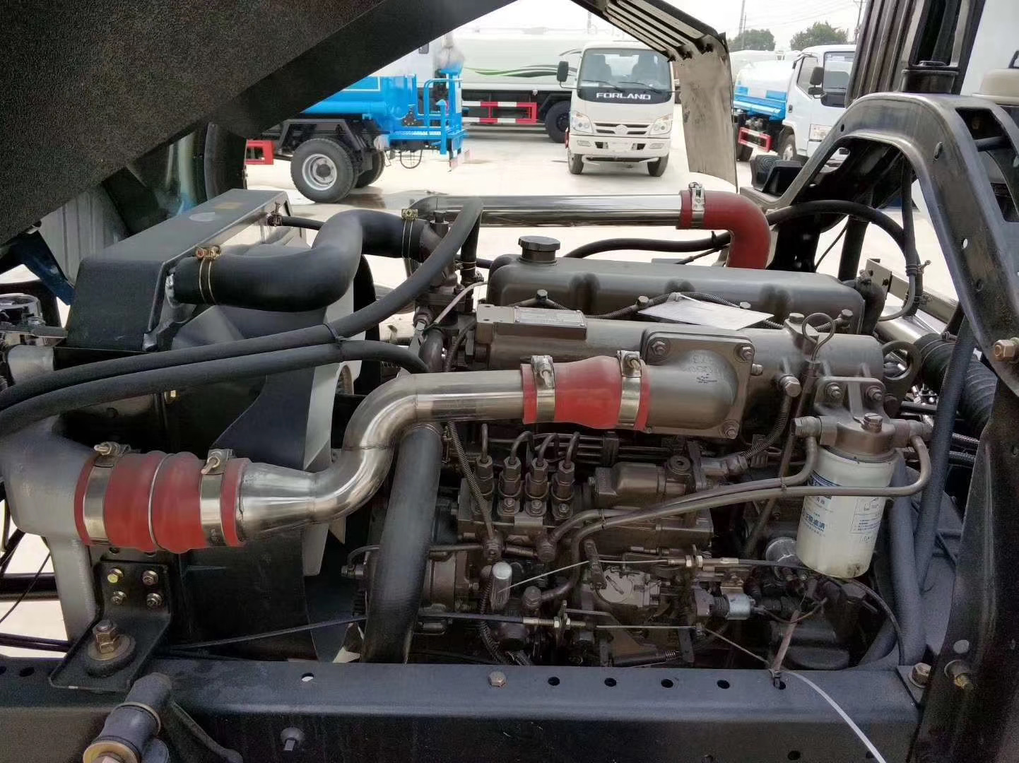 10-12噸東風(fēng)油罐車圖片 10-12噸東風(fēng)油罐車圖片