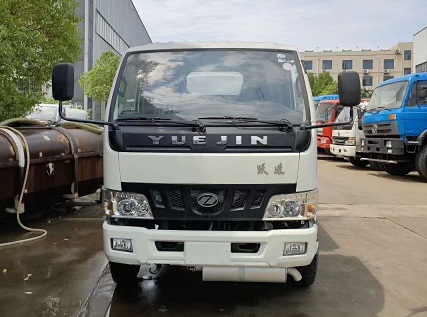 躍進5噸油罐車圖片